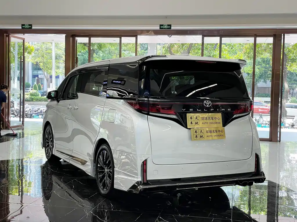 Toyota Vellfire — фото 17