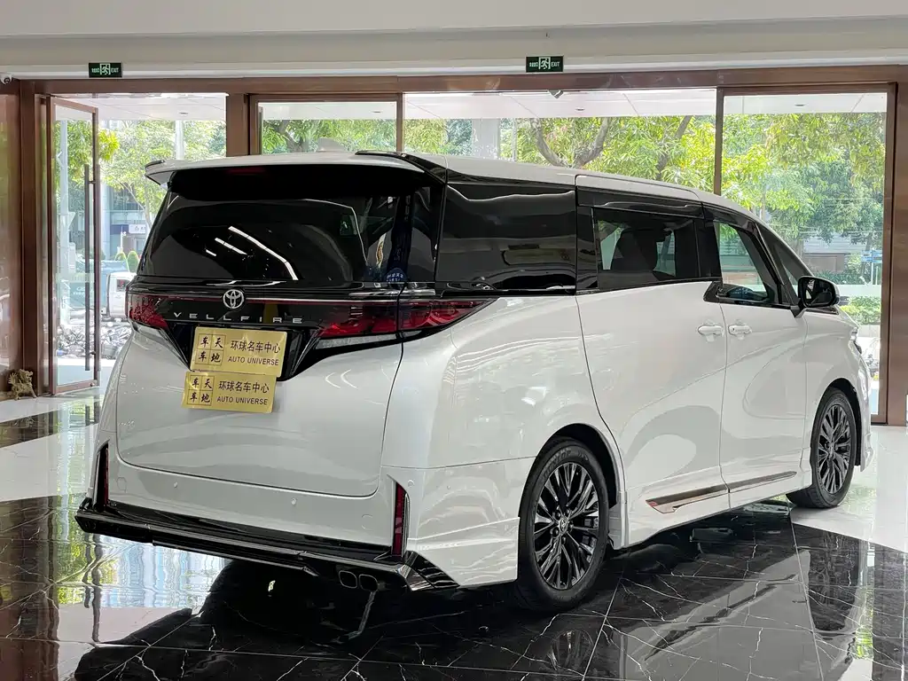 Toyota Vellfire — фото 18