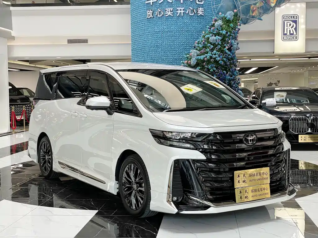 Toyota Vellfire — фото 3