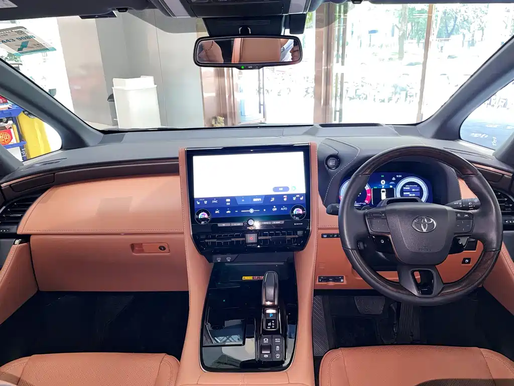 Toyota Vellfire — фото 4