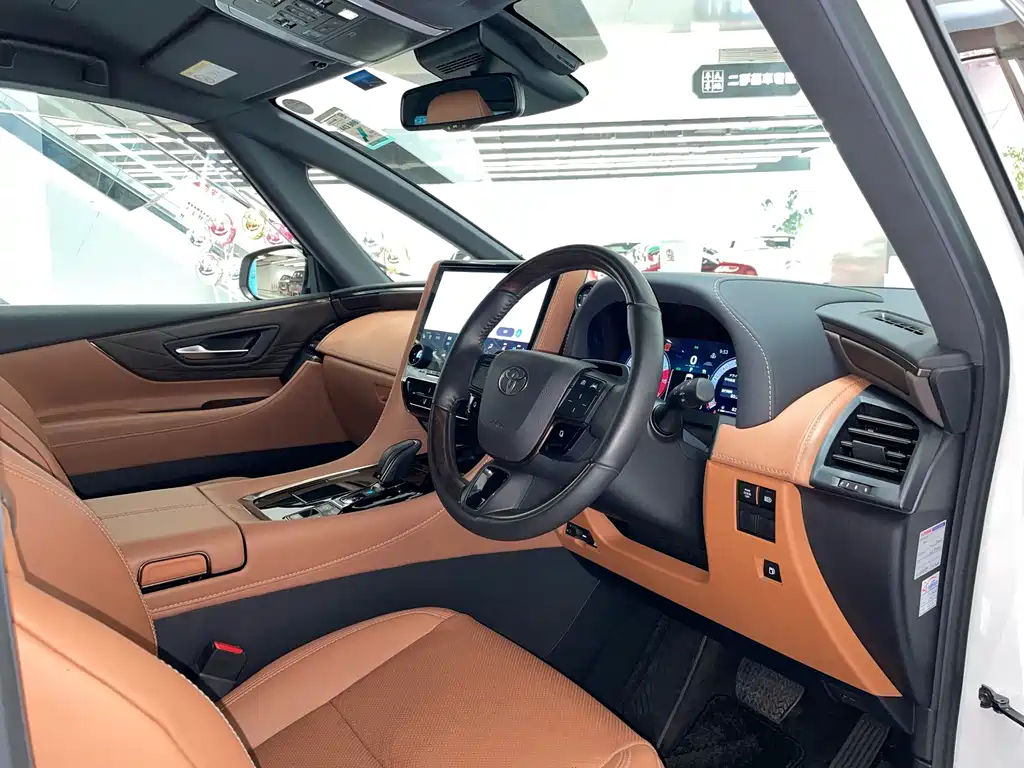 Toyota Vellfire — фото 5
