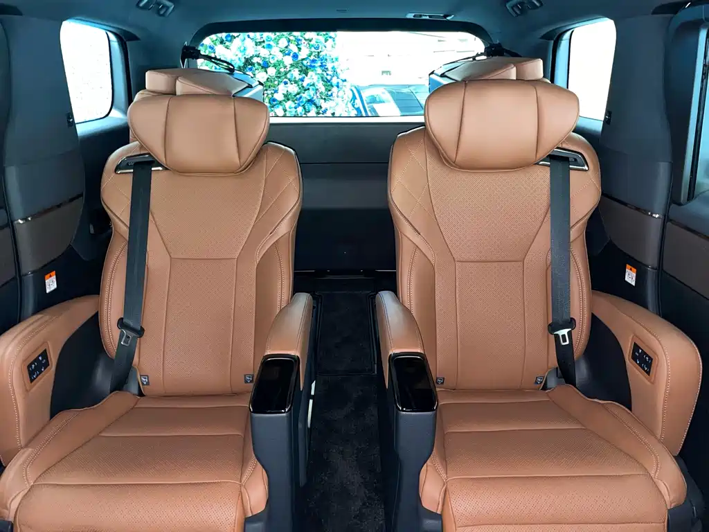 Toyota Vellfire — фото 7