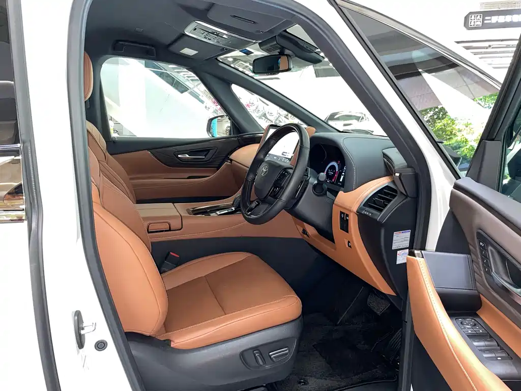 Toyota Vellfire — фото 9