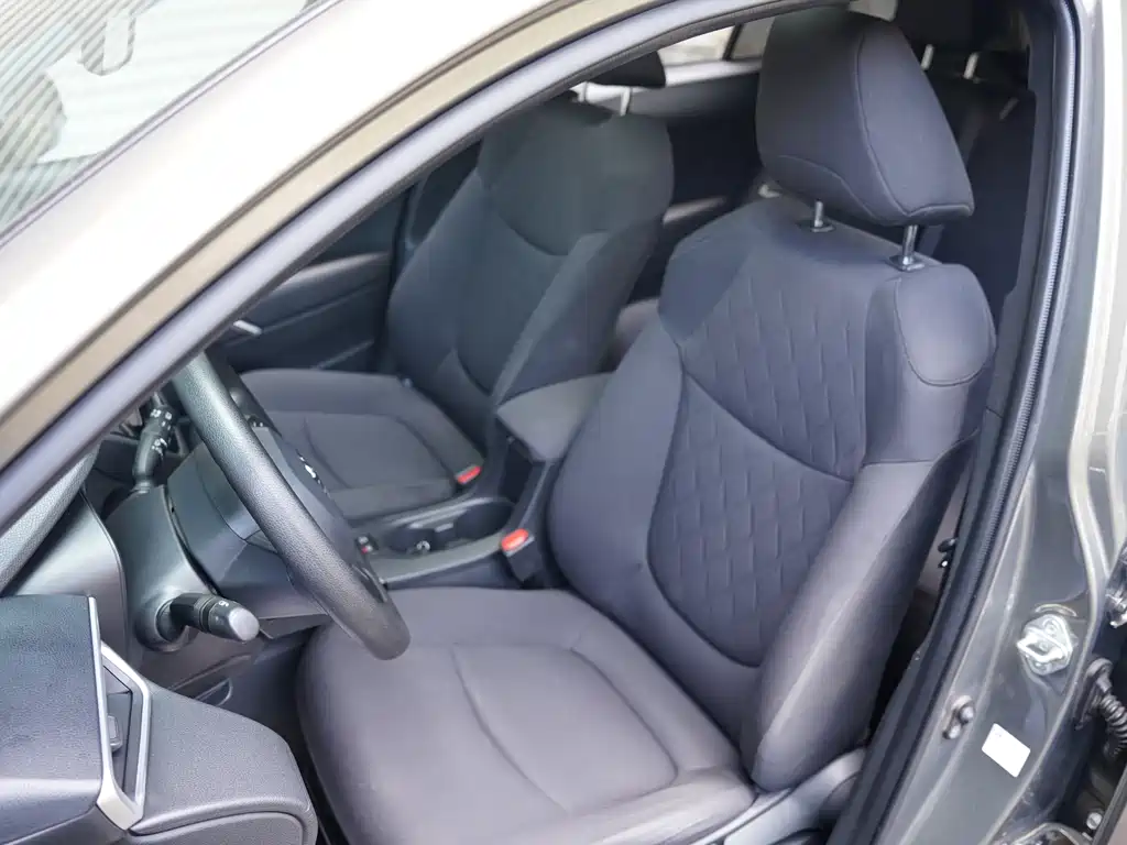 Toyota Corolla Cross — фото 13