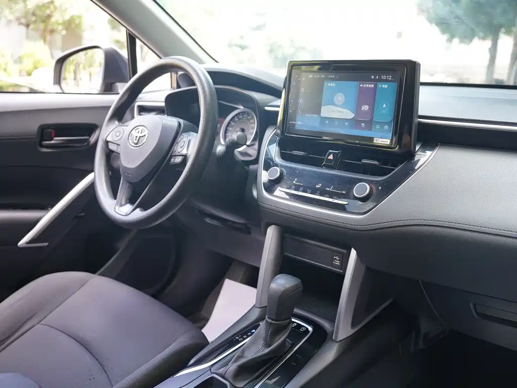 Toyota Corolla Cross — фото 18