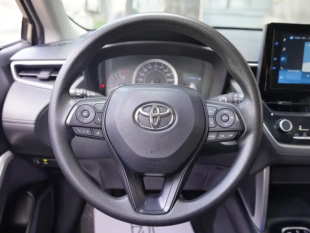 Toyota Corolla Cross — фото 19