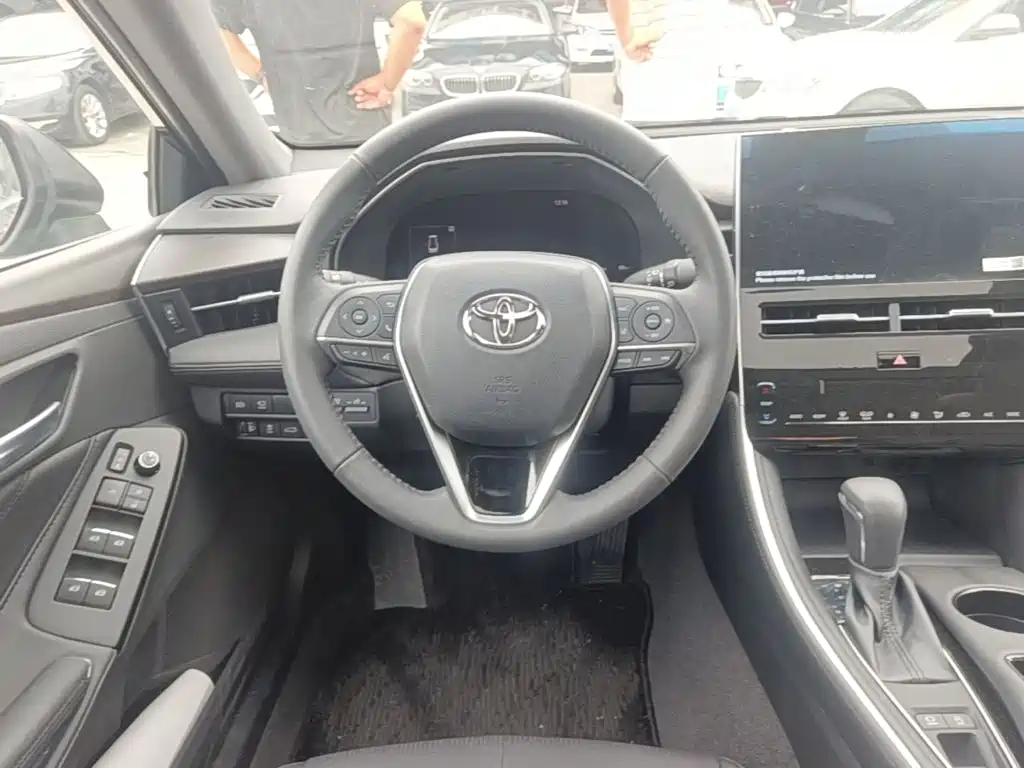 Toyota Avalon — фото 11