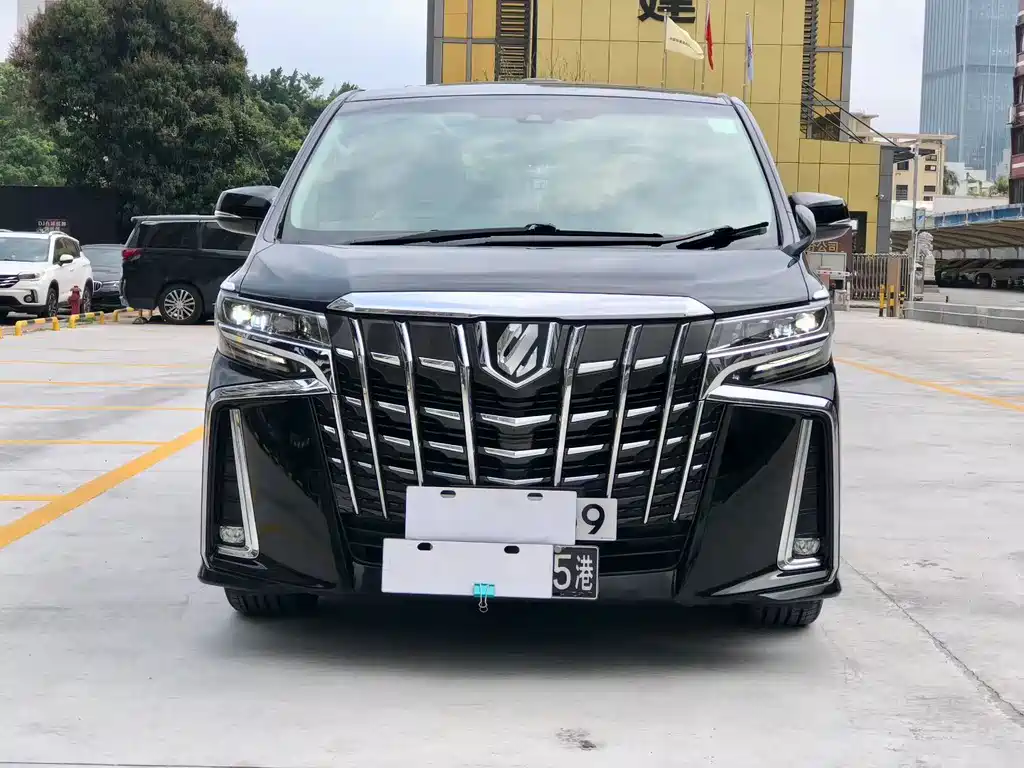 Toyota Alphard — фото 3