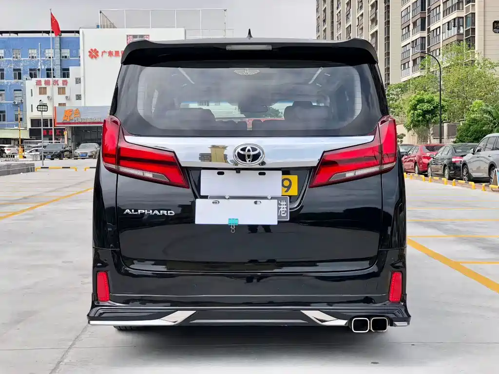 Toyota Alphard — фото 7