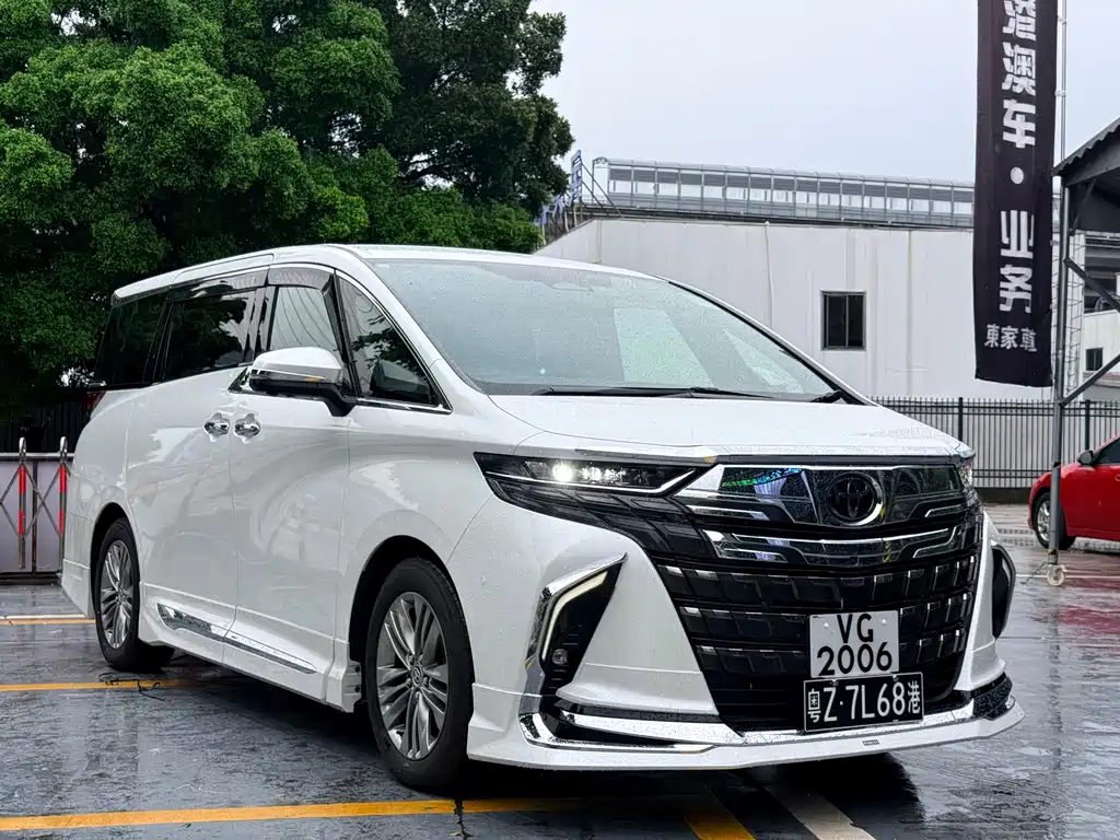Toyota Alphard — фото 3
