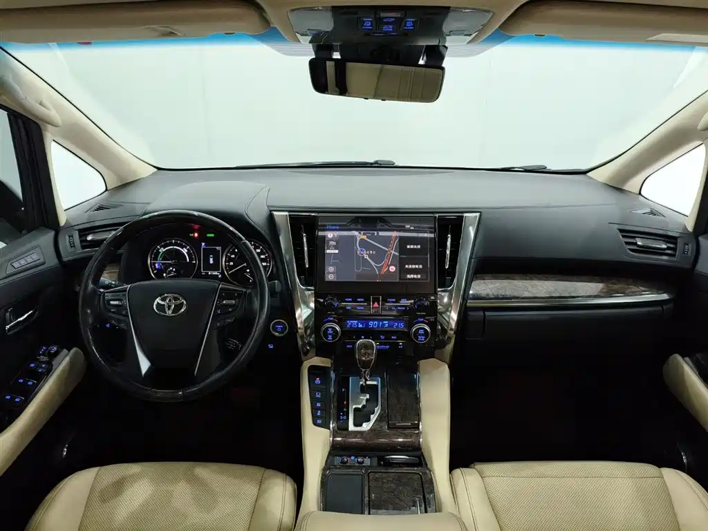 Toyota Vellfire — фото 13