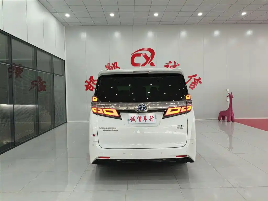 Toyota Vellfire — фото 5