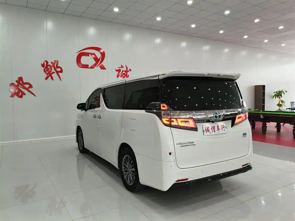 Toyota Vellfire — фото 6