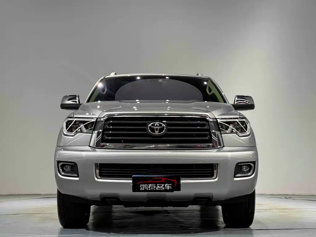 Toyota Sequoia — фото 3