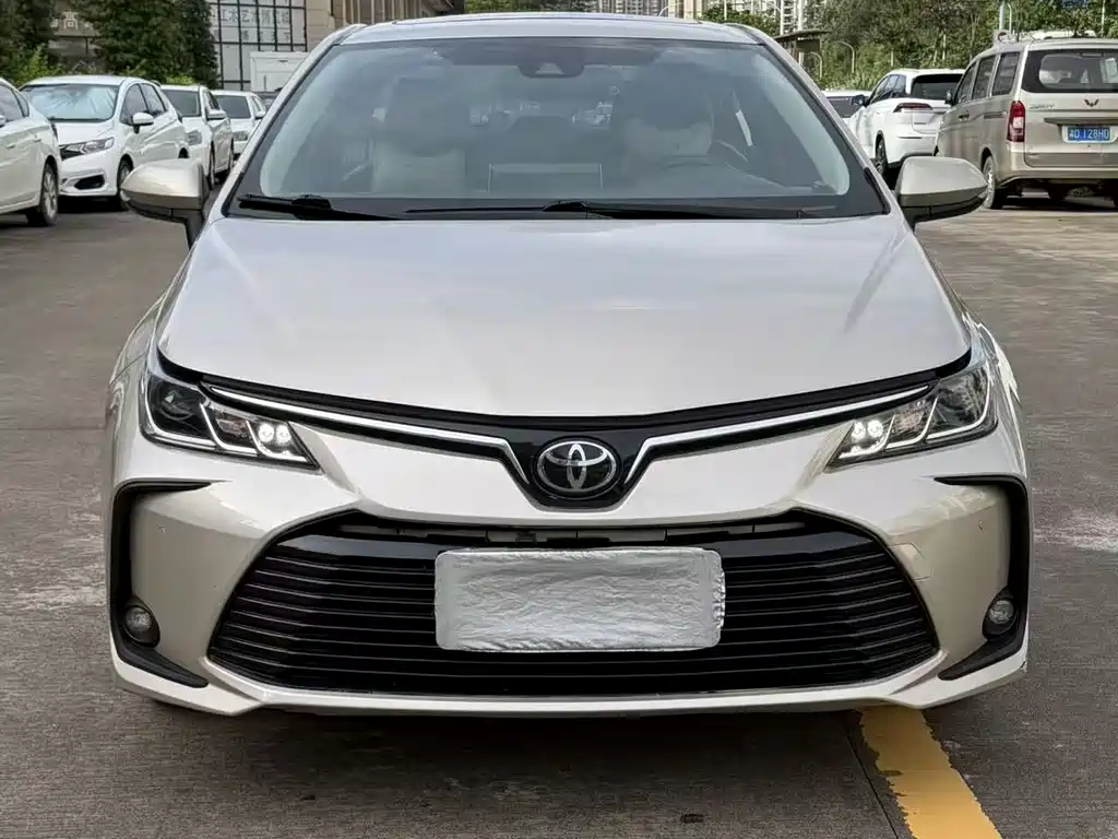 Toyota Corolla — фото 4