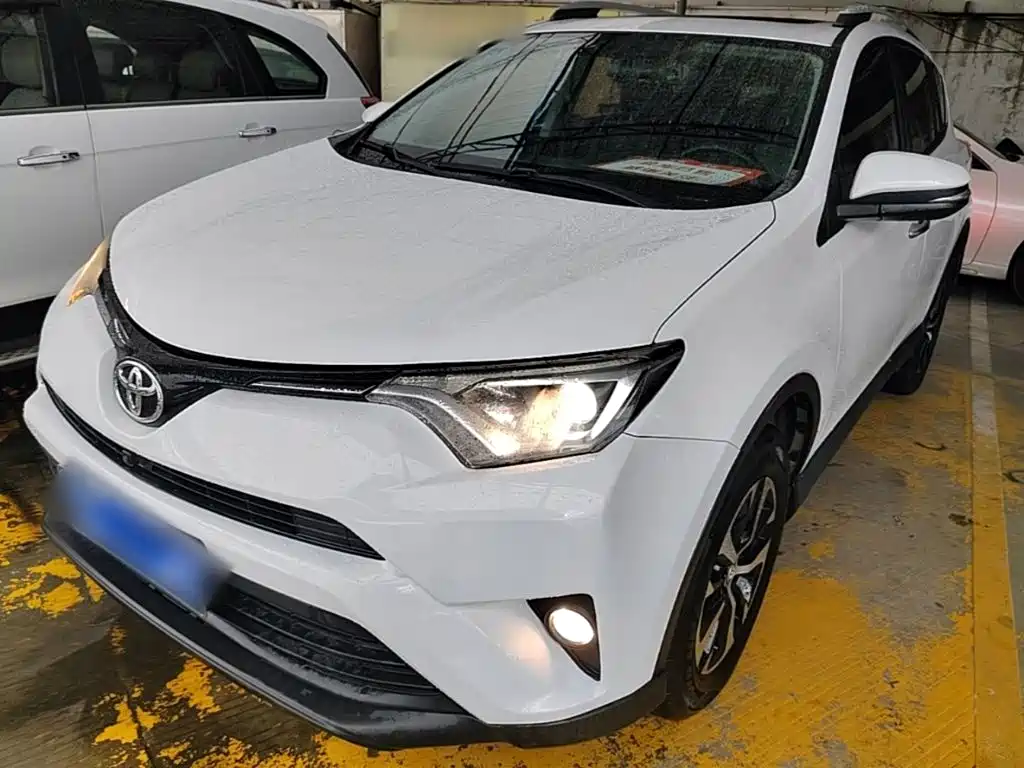 Toyota RAV4 — фото 2