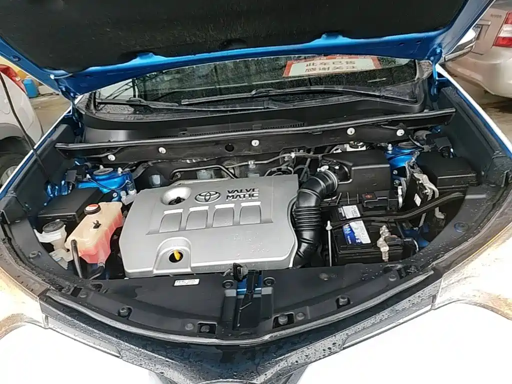 Toyota RAV4 — фото 20