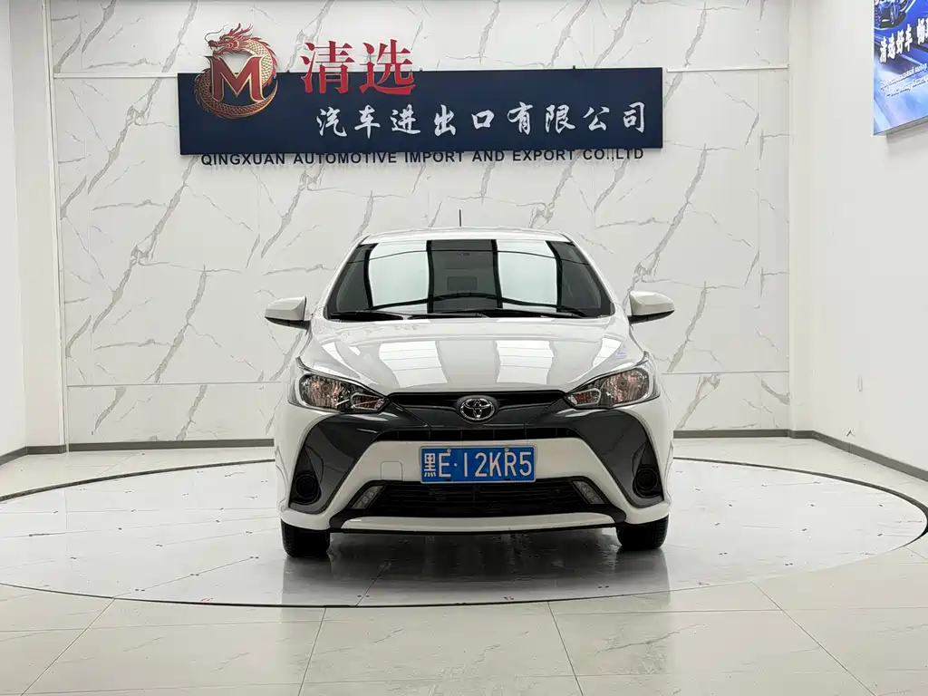 Toyota Yaris L — фото 2