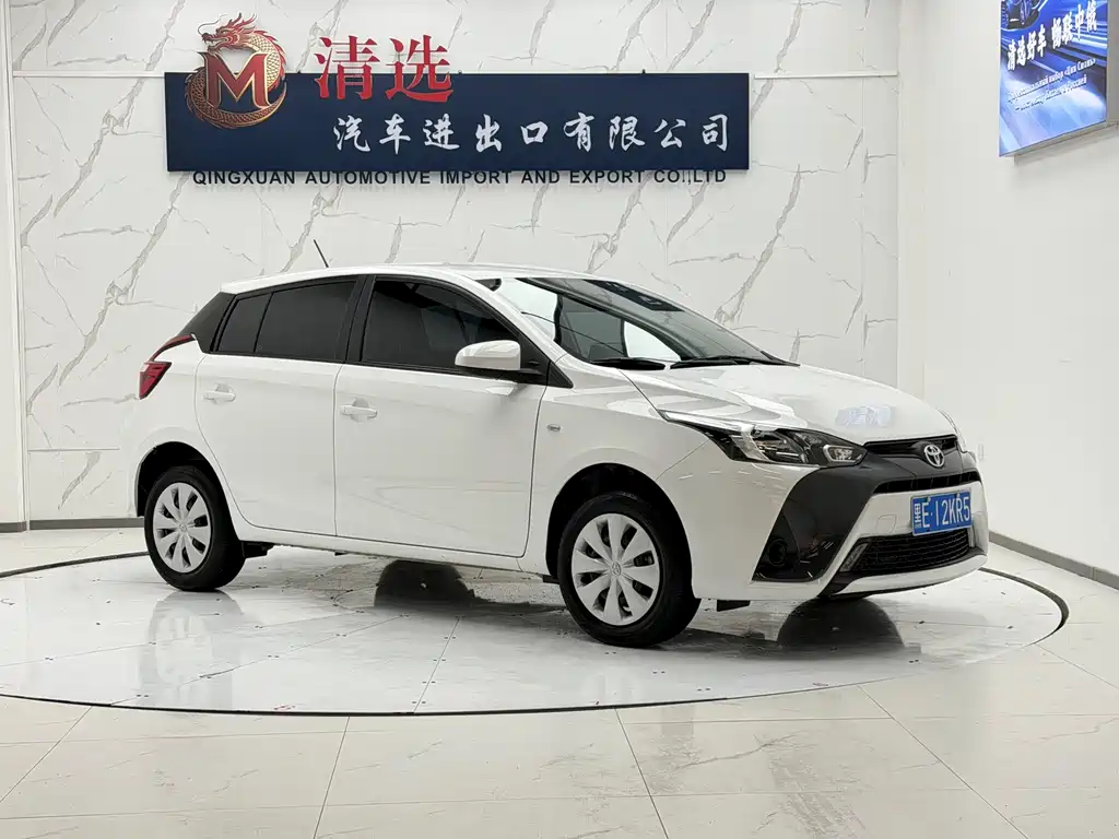 Toyota Yaris L — фото 3