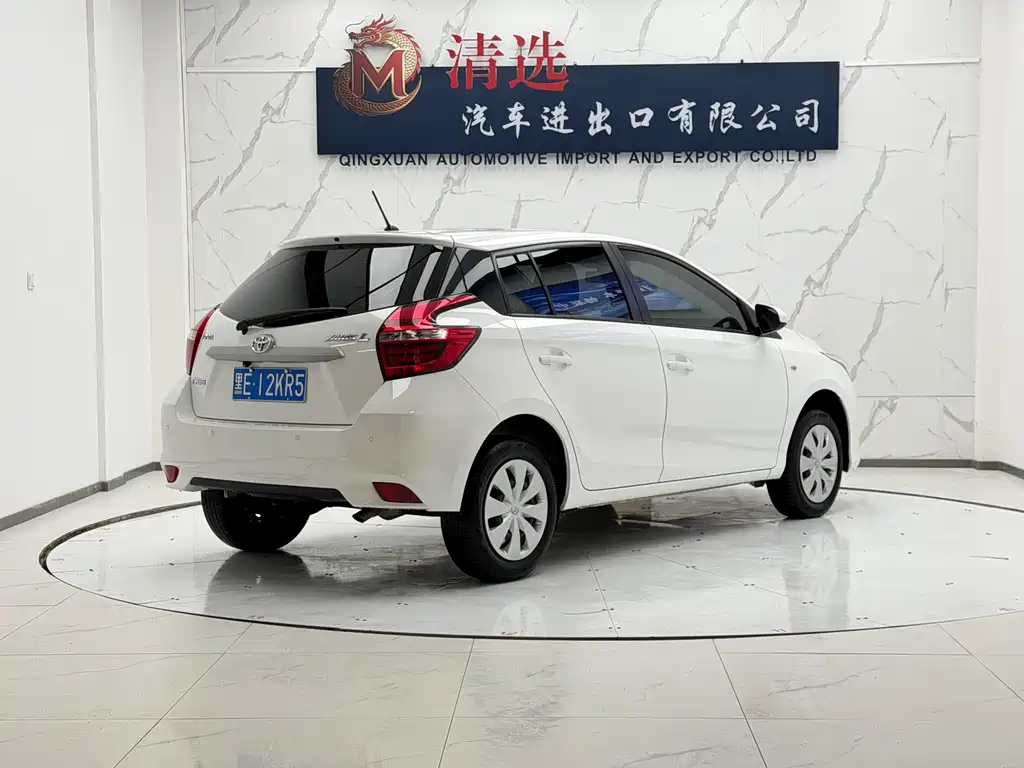 Toyota Yaris L — фото 6