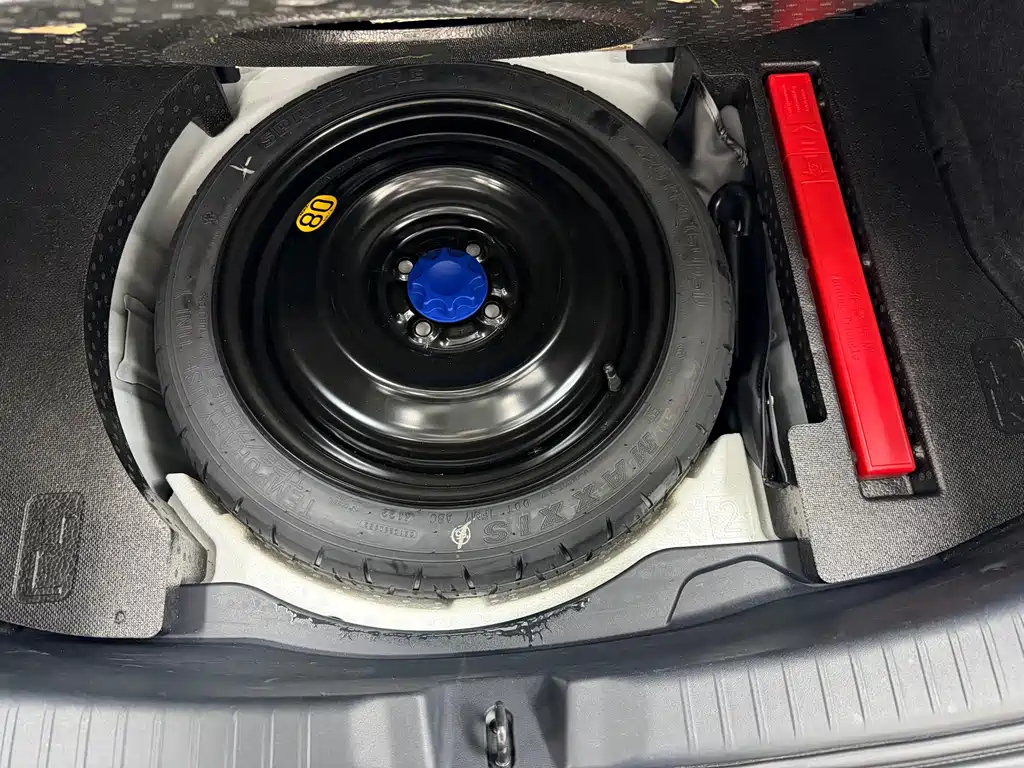 Toyota Yaris L — фото 10