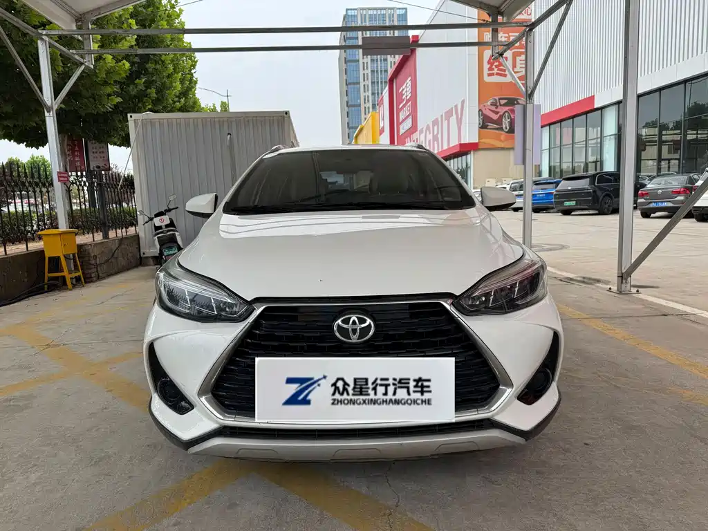 Toyota Yaris L — фото 3