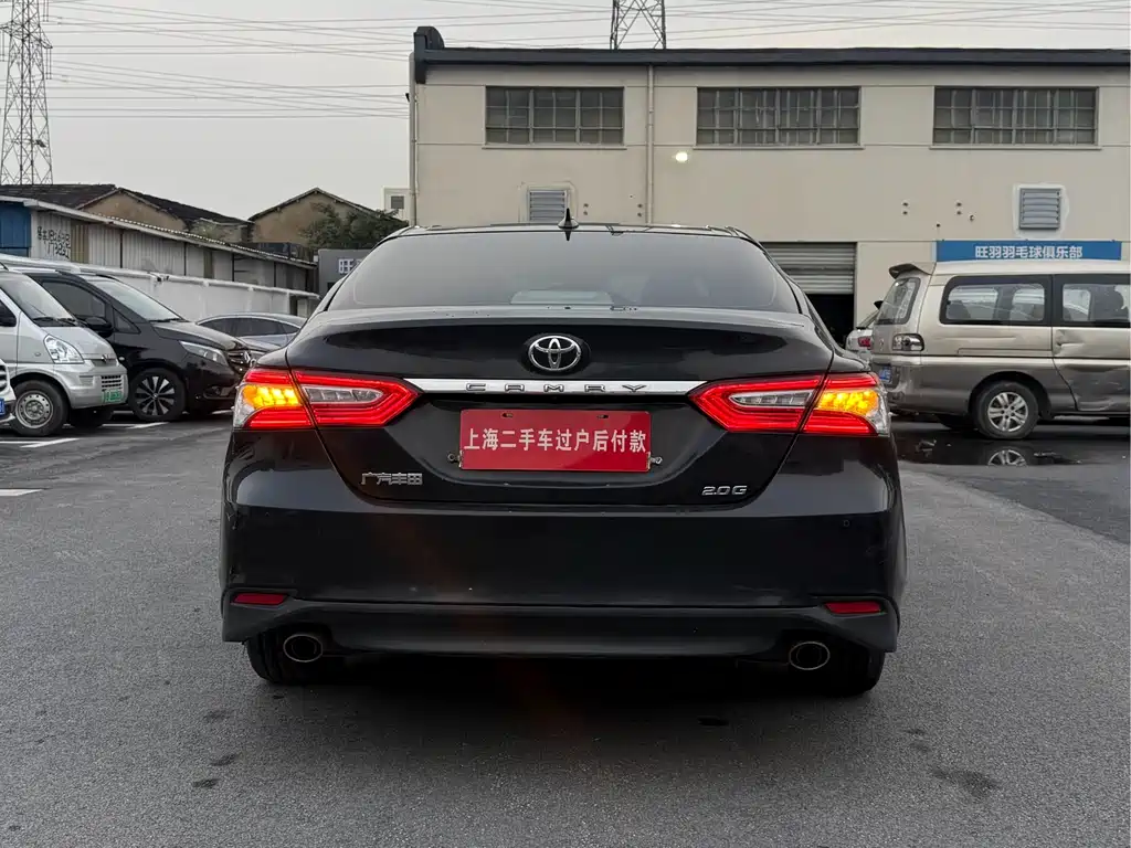Toyota Camry — фото 15