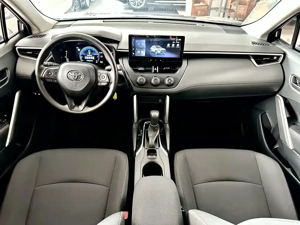 Toyota Corolla Cross — фото 5