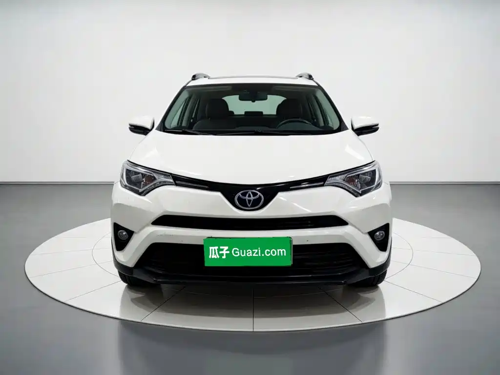 Toyota RAV4 — фото 24