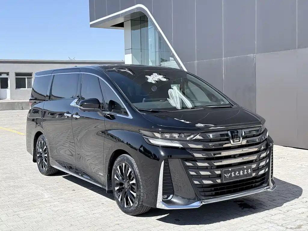 Toyota Vellfire — фото 3
