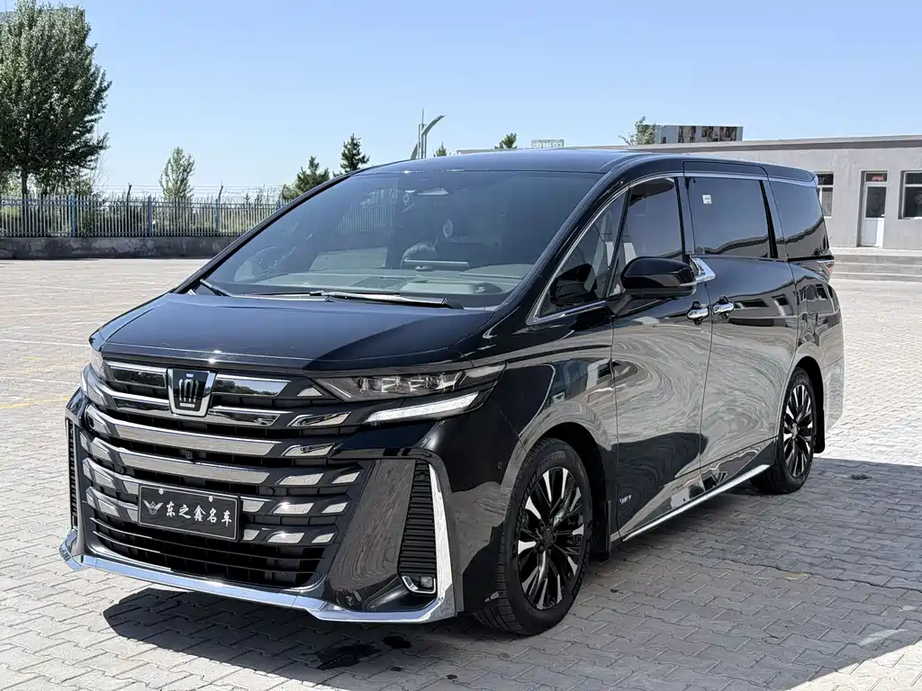 Toyota Vellfire — фото 4