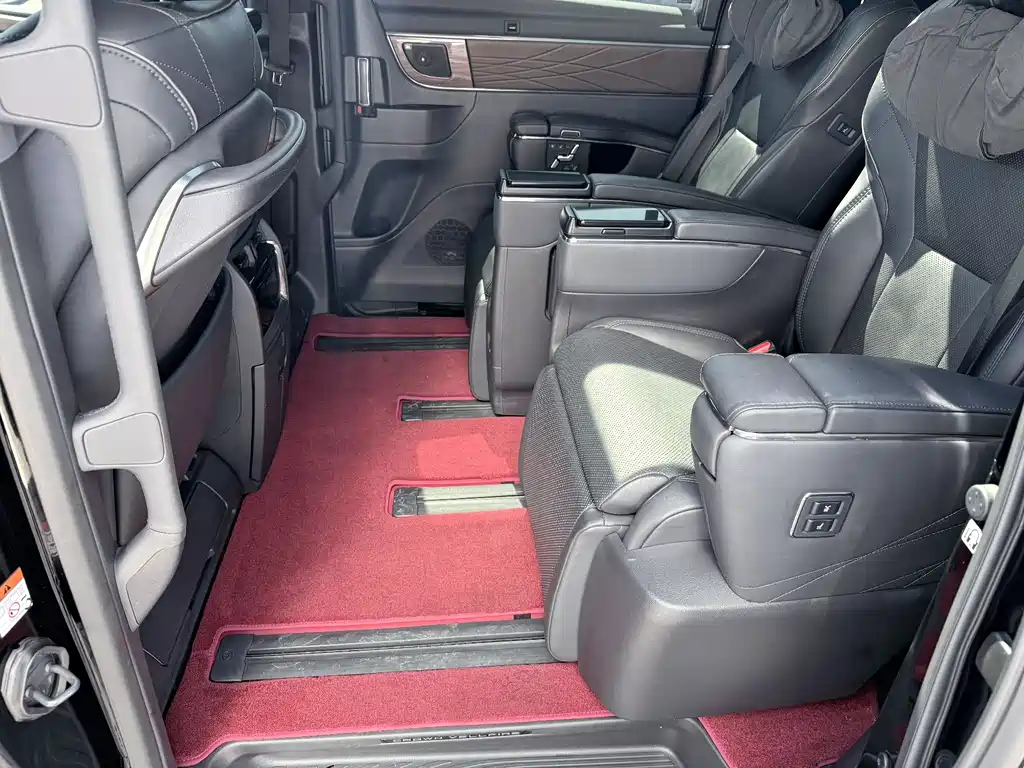 Toyota Vellfire — фото 10