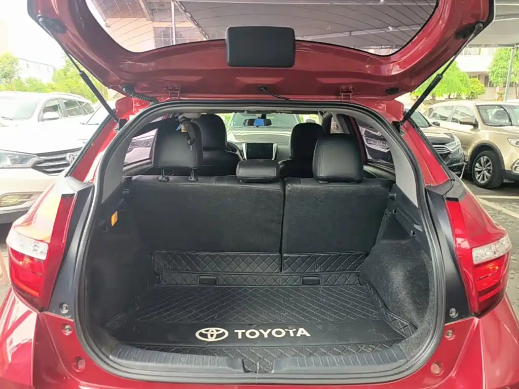 Toyota Yaris L — фото 19