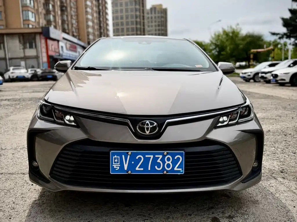 Toyota Corolla — фото 2