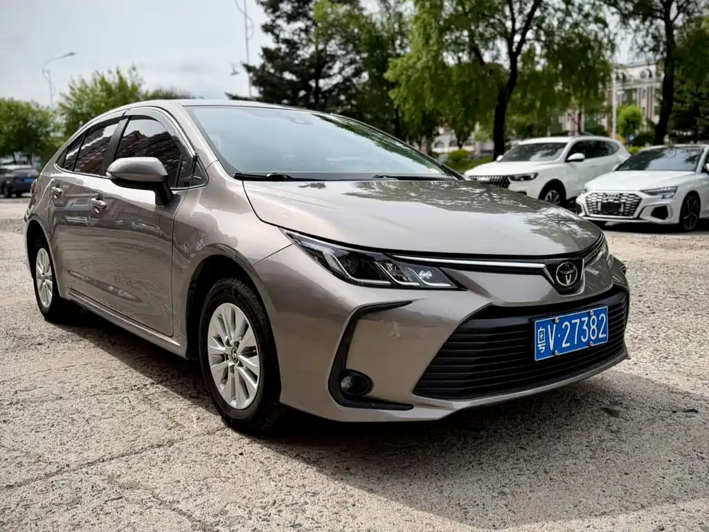 Toyota Corolla — фото 3
