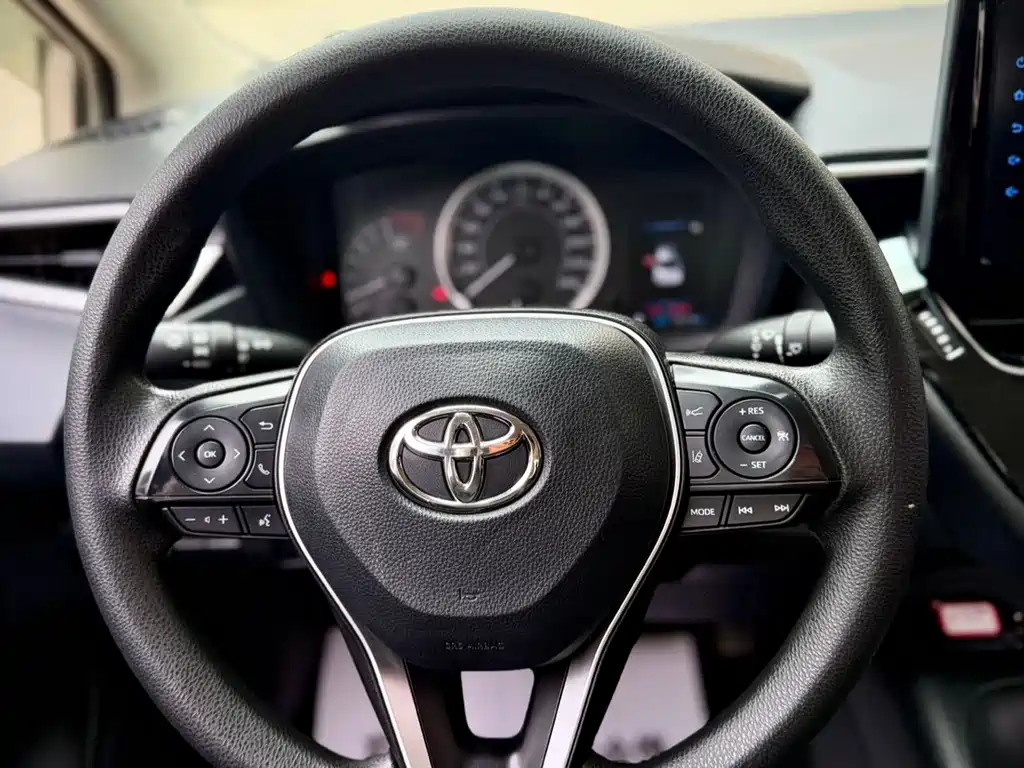 Toyota Corolla — фото 23