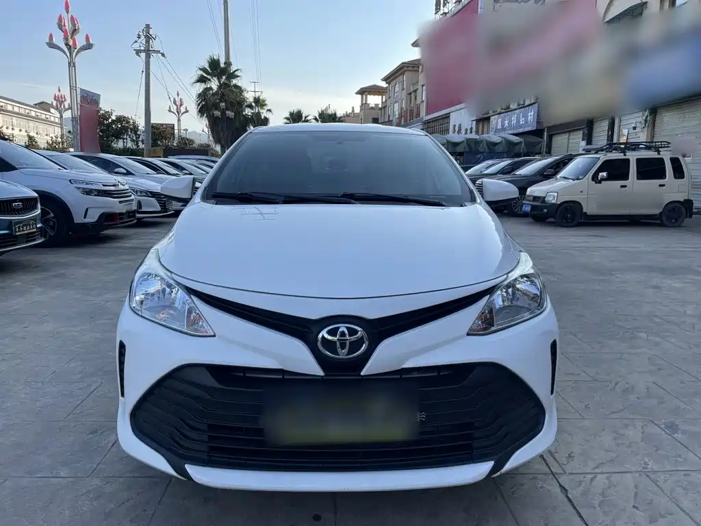 Toyota Vios — фото 3