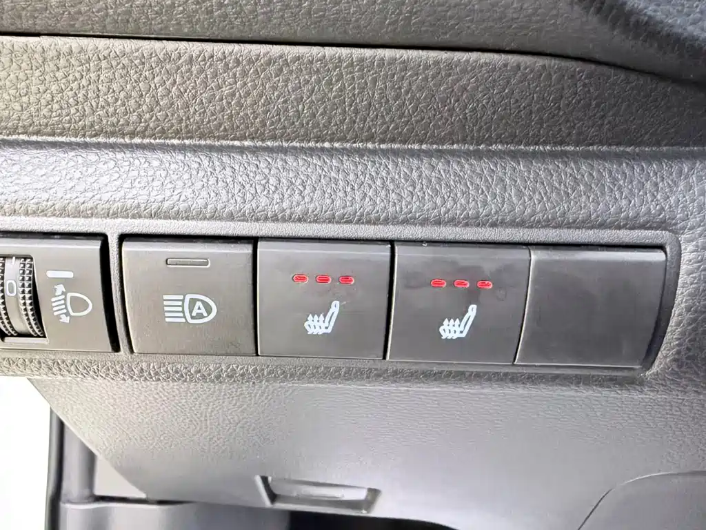 Toyota Corolla — фото 11