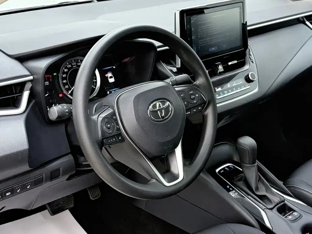 Toyota Corolla — фото 7