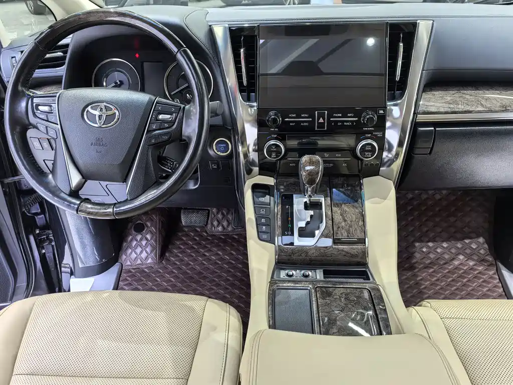 Toyota Vellfire — фото 4