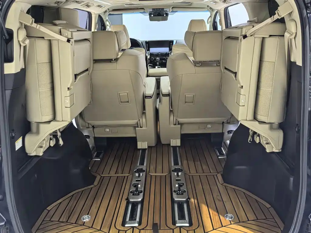 Toyota Vellfire — фото 7