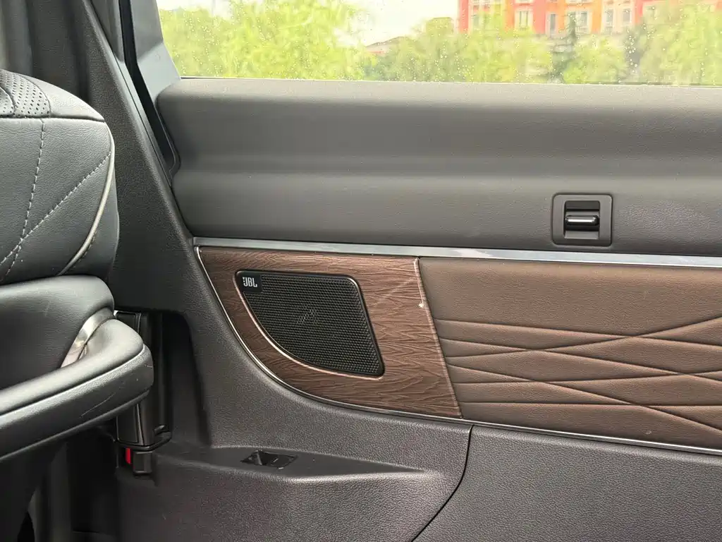 Toyota Vellfire — фото 19