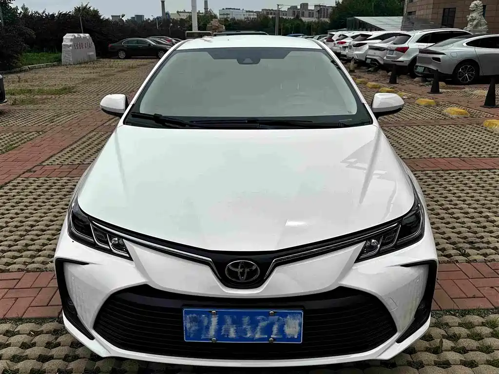 Toyota Corolla — фото 2