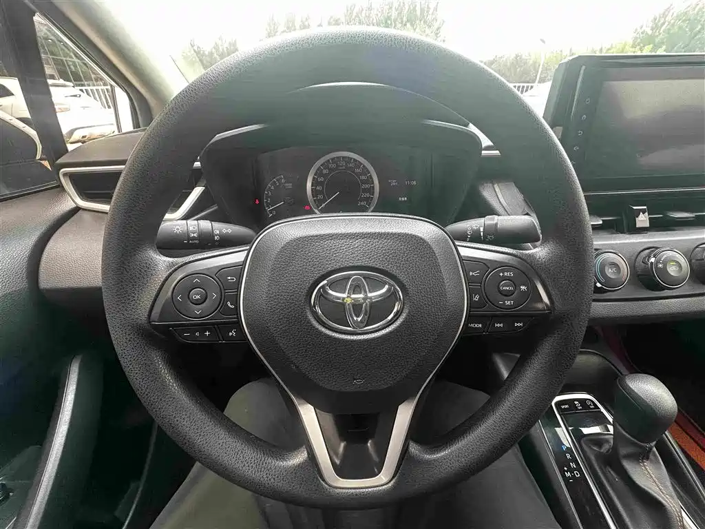Toyota Corolla — фото 9