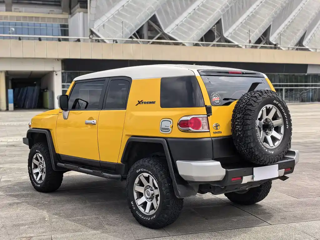 Toyota FJ Cruiser — фото 7