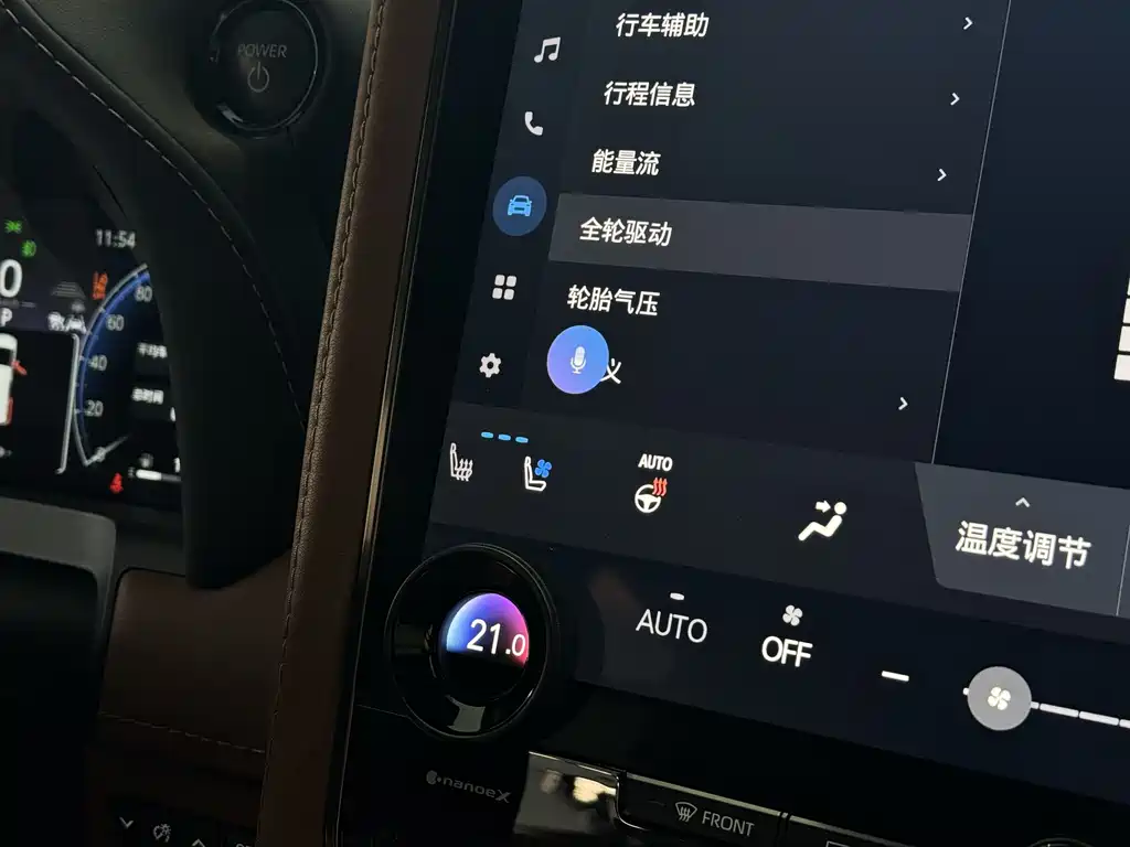 Toyota Alphard — фото 18