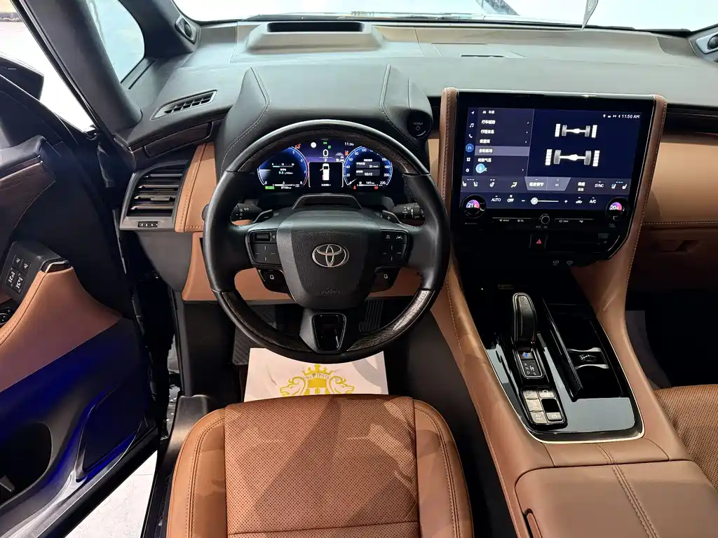 Toyota Alphard — фото 8