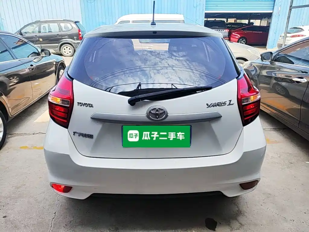 Toyota Yaris L — фото 6