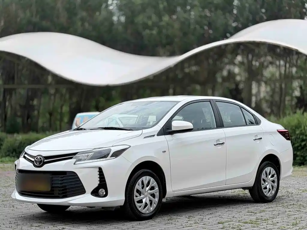 Toyota Vios — фото 2