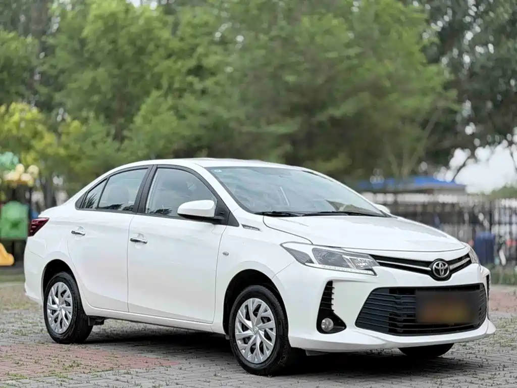 Toyota Vios — фото 4